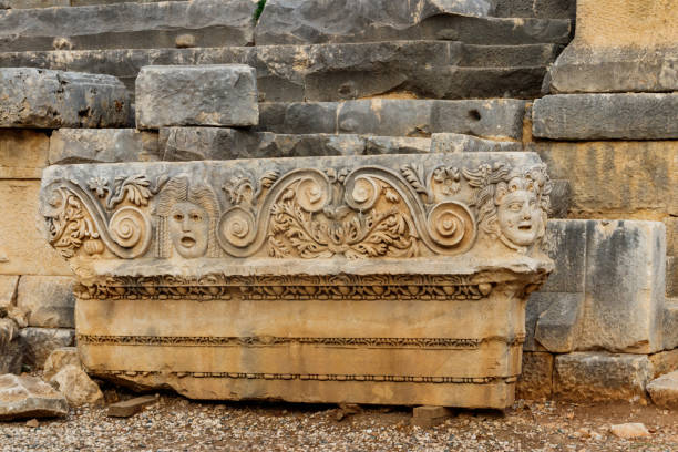 caras de piedra en la antigua ciudad de myra en demre, provincia de antalya en turquía - 3504 fotografías e imágenes de stock