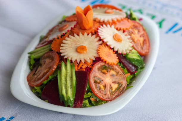 batı karadeniz kıyısında amasra'ya özgü yerel salata. bart hindi - amasra salatası stok fotoğraflar ve resimler