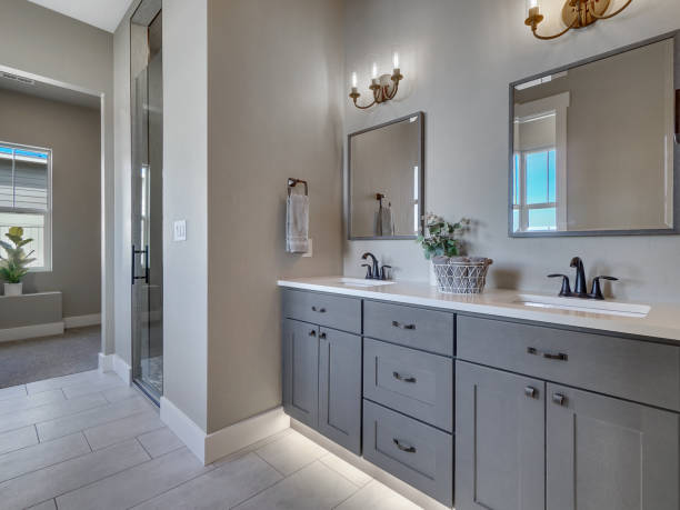 istock Modern Master Bathroom Light And Dark Grey Home Interior Real Estate Listing 1303749476