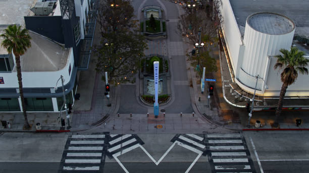 istock Third Street Promenade Intersection in Downtown Santa Monica 1303750269