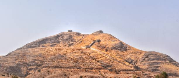 Ranikot Wall of Ranikot hyderabad pakistan stock pictures, royalty-free photos & images