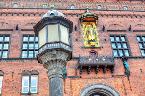 lampione ben progettato - denmark street street light design foto e immagini stock