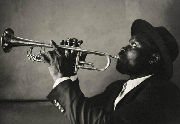 só jazz! - trumpet jazz musician men - fotografias e filmes do acervo