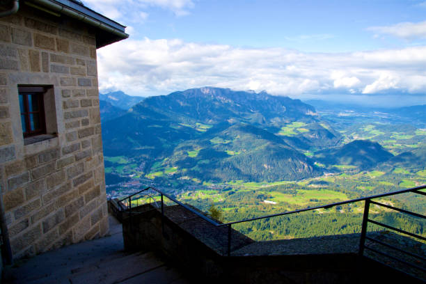 독일 ��켈슈타인하우스의 독수리 둥지 요새에서 알프스 산맥의 공중 보기 - kehlsteinhaus 뉴스 사진 이미지