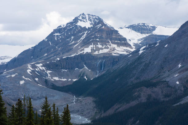 istock Breathtaking Scenery of Rocky Mountain 1303972381