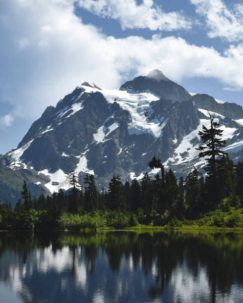 山の風景 - north cascades national park glacier vertical photography ストックフォトと画像