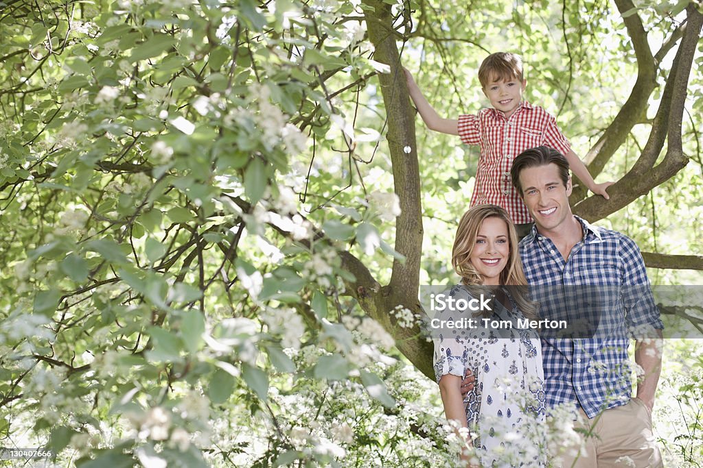 Família brincando no parque - Royalty-free 25-29 Anos Foto de stock