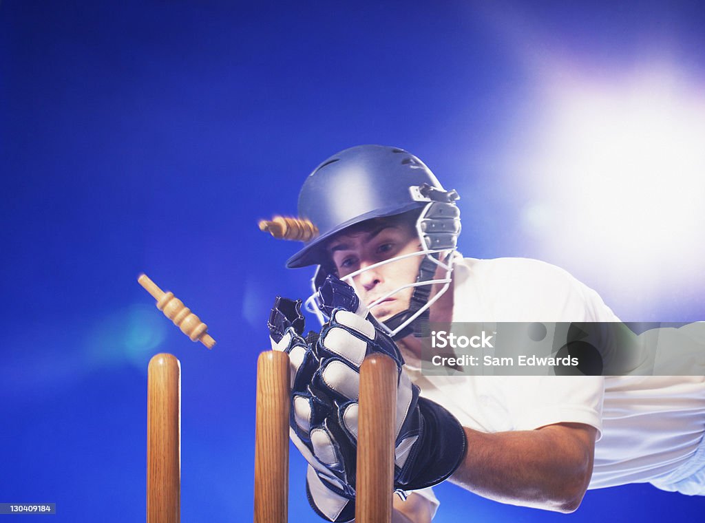 クリケット選手たら bats - ウィケットキーパーのロイヤリティフリーストックフォト
