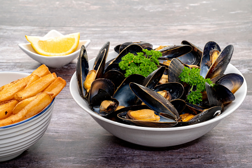 Steamed mussels with frites or fries
