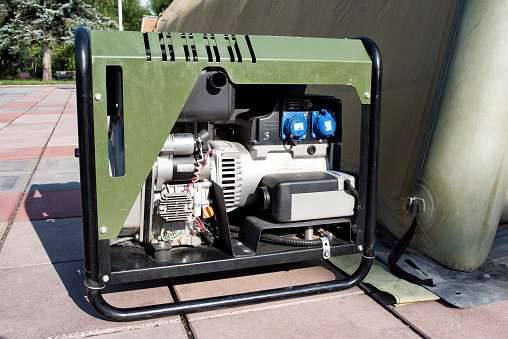 Air compressor supply with drying and filtration units.