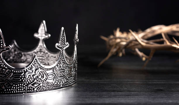 istock A Kings Crown and the Crown of Thorns 1304129021