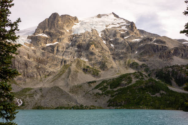 istock Mesmerizing Scenery of Joffre Lake 1304164744