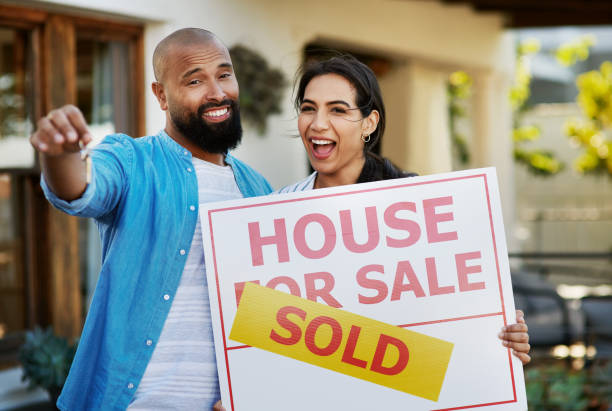 istock Shiny new home, happy times! 1304207600