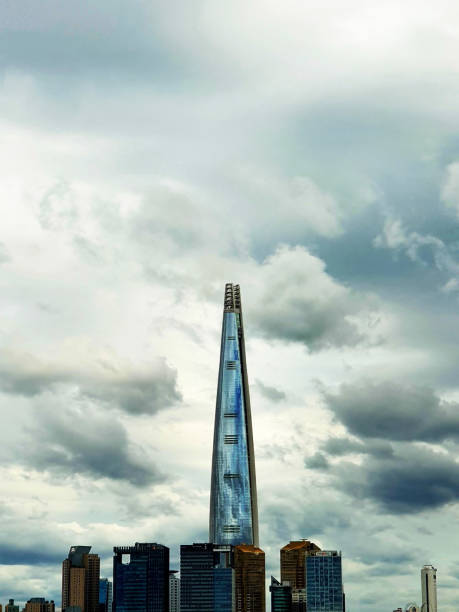 istock The tallest building and clouds in Korea 1304236837