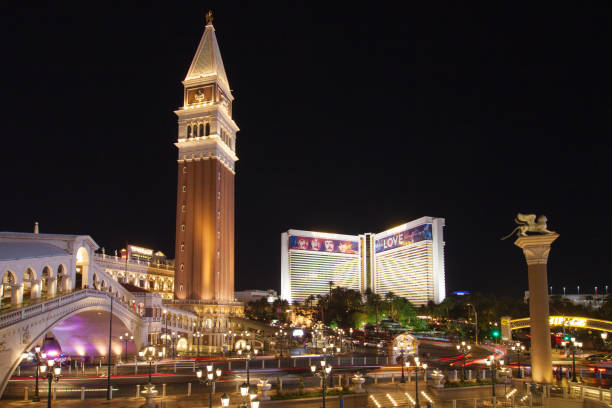 ponte di rialto, campanile e miraggio - mirage hotel foto e immagini stock