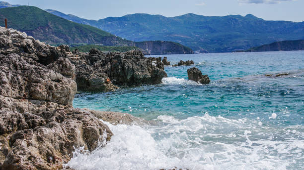 beach ploce budva - ploce imagens e fotografias de stock