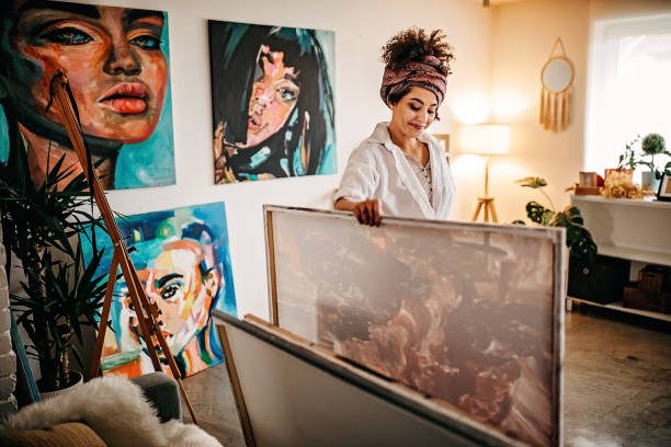 istock Painting in my hands 1304285642