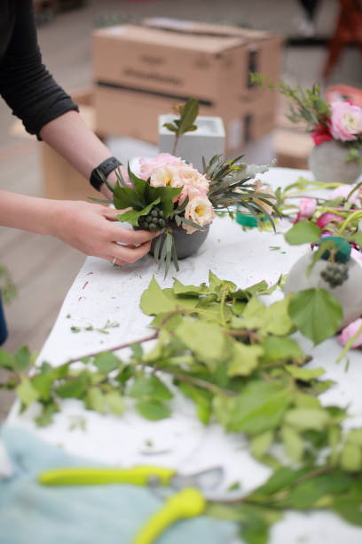 istock The florist doing a bouquet 1304309519