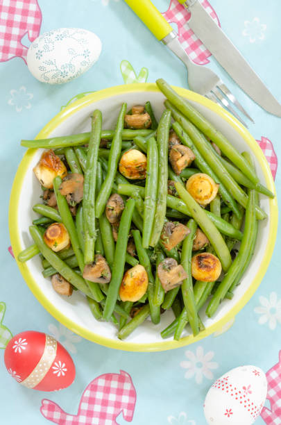 istock Sauteed green beans with caramelized onions and mushrooms 1304325450