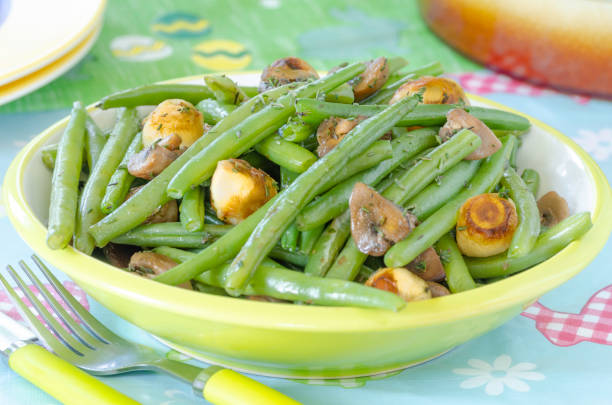 Sauteed green beans with caramelized onions and mushrooms
