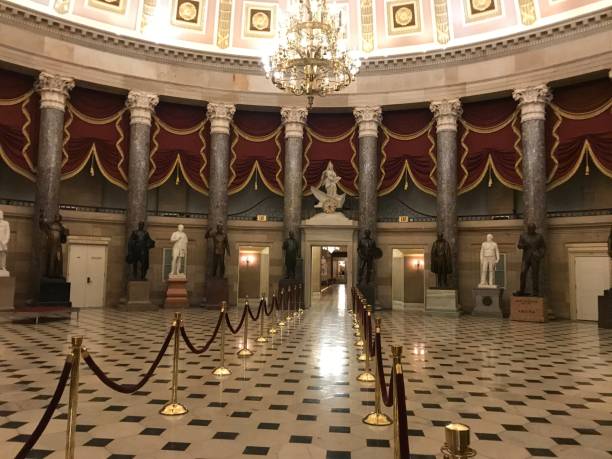 istock US Capital / Statue room 1304387402