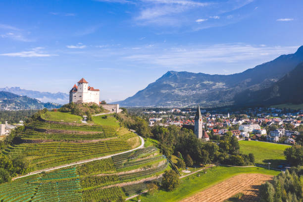 castelo gutenberg - liechtenstein - fotografias e filmes do acervo