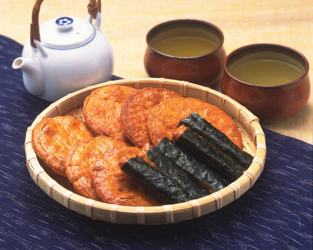 istock Japanease crackers and green tea 1304400918