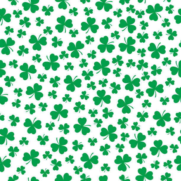 많은 작은 클로버 잎 원활한 패턴 - irish culture st patricks day backgrounds good luck charm stock illustrations