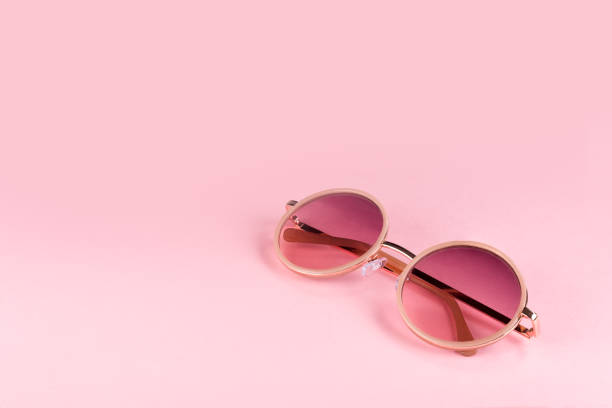 istock pink an purple  retro psychedelic round sunglasses 1304414913