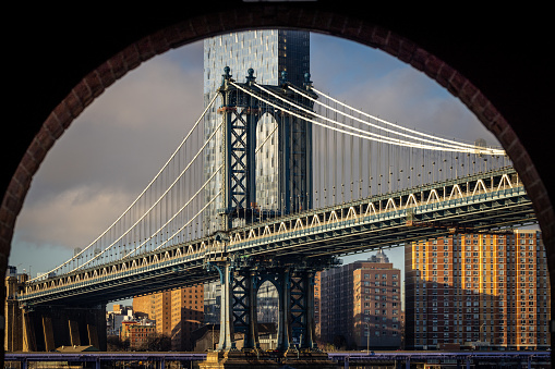 The Manhattan Bridge, shot from Brooklyn Bridge Park