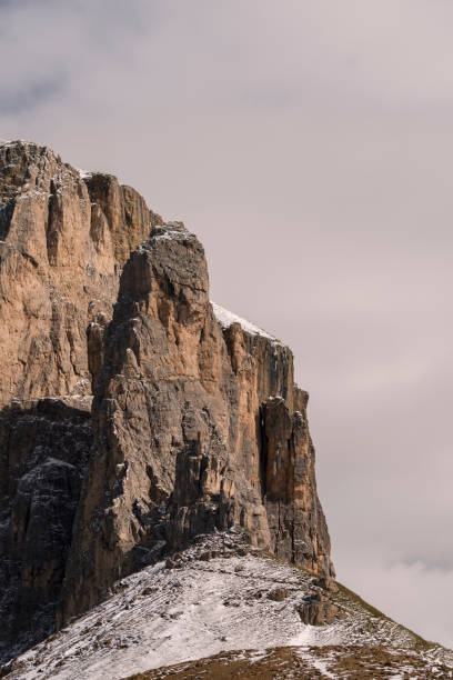 panorama del passo sella in trentino alto adige - sella pass foto e immagini stock