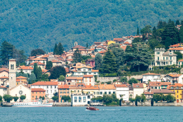 torno sul lago di como in lombardia - southern europe public transportation international landmark local landmark foto e immagini stock