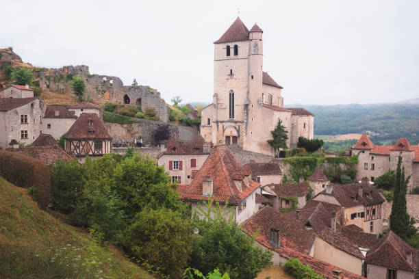 istock Saint-Cirq-Lapopie, France 1304516498