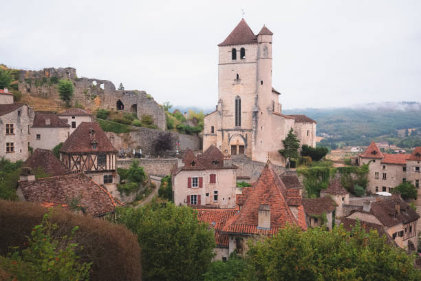 istock Saint-Cirq-Lapopie, France 1304516547