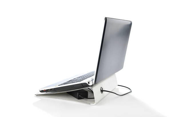 istock Lifehacks; How to create a laptop stand with a binder 1304526601