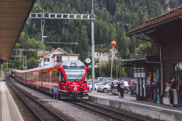 필리수르 - graubunden canton switzerland station mountain 뉴스 사진 이미지