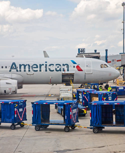 jato da american airlines - boeing 747 airplane commercial airplane jet - fotografias e filmes do acervo