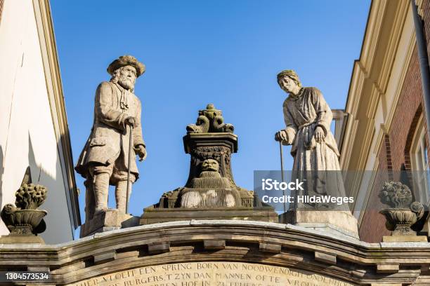 Statues Gates Ancient Gate With Statues Stock Photo - Download Image Now - Ancient ...
