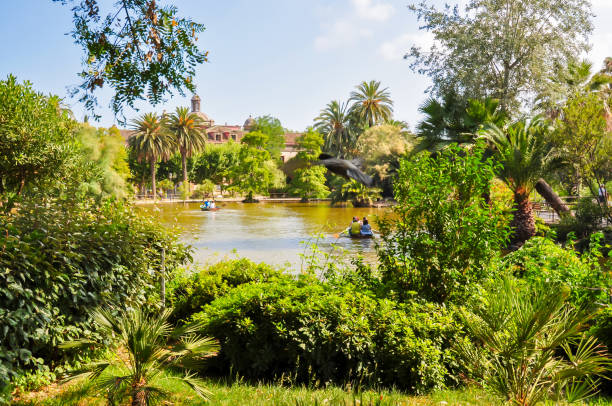 istock Pond in Ciutadella park, Barcelona, Spain 1304586113