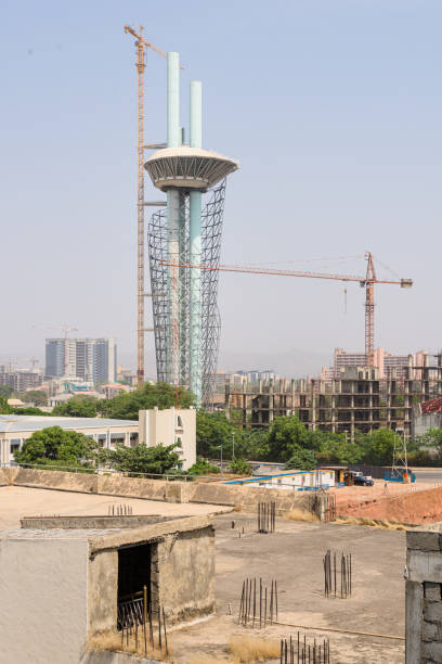 millenium tower, à abuja - nigeria abuja city mosque photos et images de collection