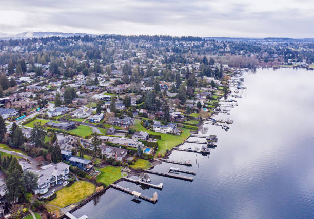 istock Waterfront Homes on Yarrow Point Medina 1304601691