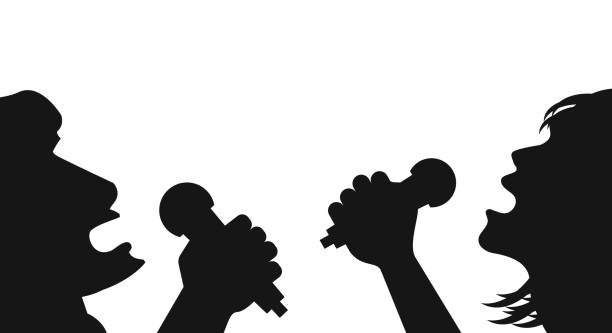 sylwetka dwóch śpiewaków. ilustracja wektora płaskiego - singing silhouette singer karaoke stock illustrations