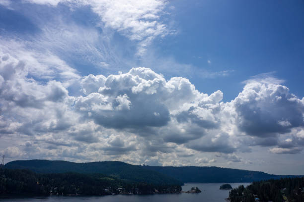 istock Deep Cove-Quarry Rock Hike: Refreshing landscape 1304627907