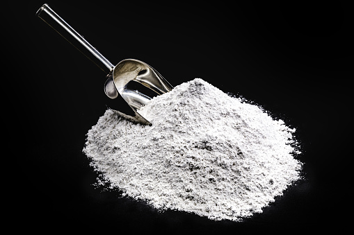 calcium oxide, also called quicklime, quicklime. Industrial product used in construction