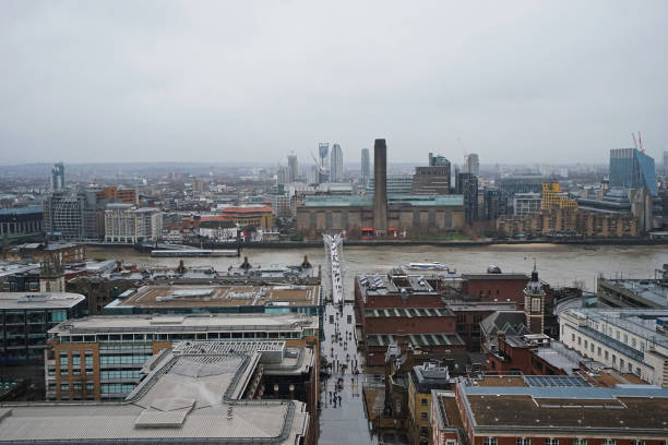 세인트 폴 대성당 옥상 테라스에서 런던 도시 경관과 스카이라인의 최고 전망 - st pauls cathedral tourism river fog 뉴스 사진 이미지