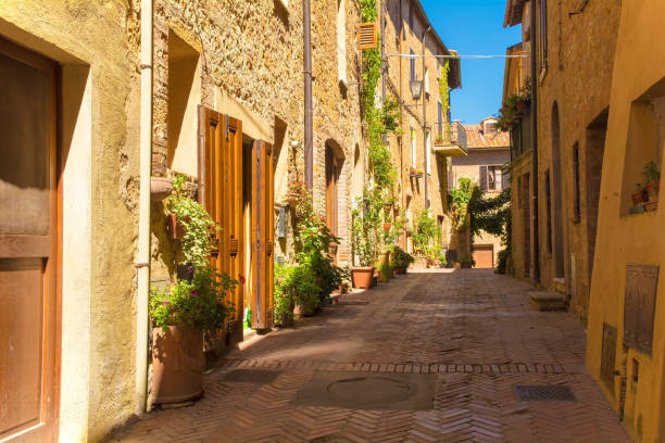istock Street in Pienza, Tuscany 1304732052