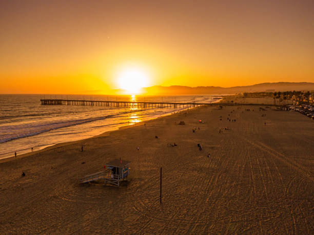 istock Aerial Photo Venice Beach Pier 1304782498