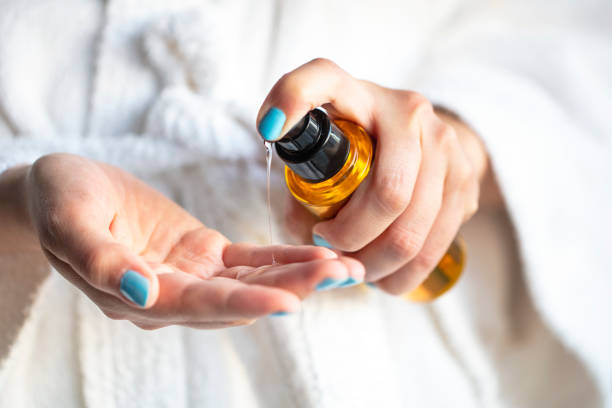istock conditioning oils for shinier hair 1304814851