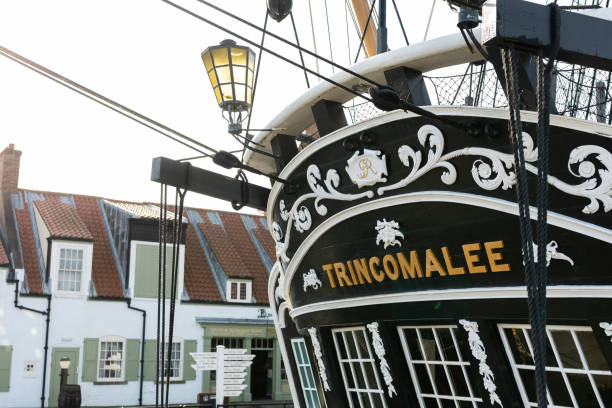 national museum of the royal navy außen des hohen schiffes der hms trincomalee - hartlepool stock-fotos und bilder