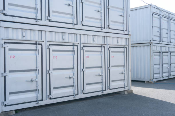 istock Lots of rental warehouses lined up 1304919990